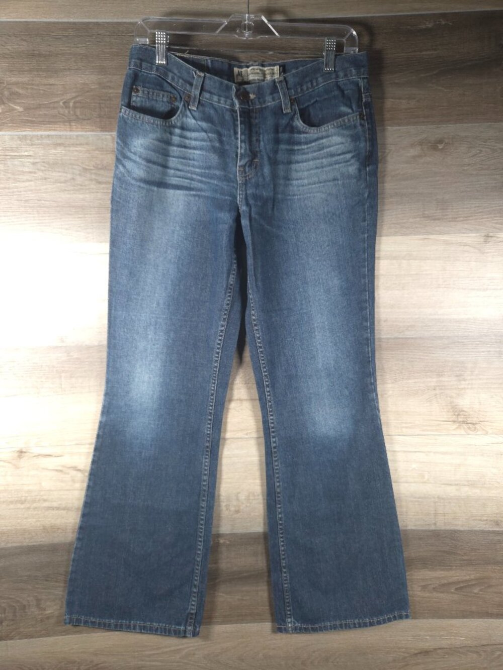 American‎ Eagle Outfitters Straight Leg Jeans Women's Size 8 Medium Wash Denim